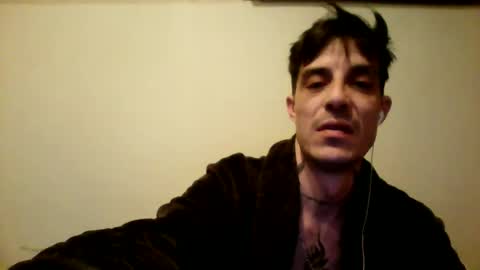 Snapshot of rober777xxl chatting on 02/28/25, 02:42 rober777xxl online show from 02/28/25, 02:42