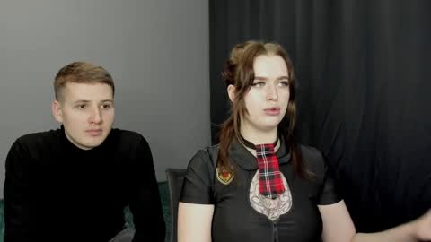 Snapshot of robert_lisa chatting on 01/07/25, 04:27 Lisa and Robert i am online all days 900 am GMT3 online show from 01/07/25, 04:27