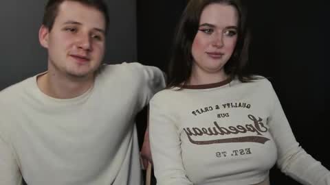 Snapshot of robert_lisa chatting on 03/10/25, 06:23 Lisa and Robert i am online all days 900 am GMT3 online show from 03/10/25, 06:23