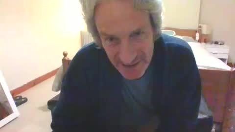 Robert online show from 03/06/25, 05:14