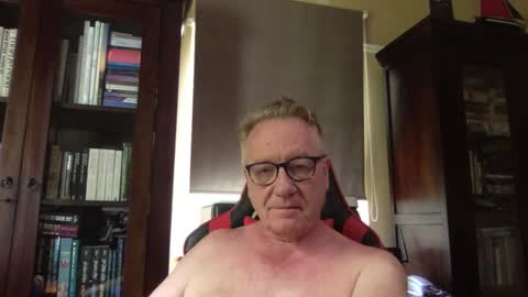 RobertTheRabbit online show from 12/30/24, 08:21