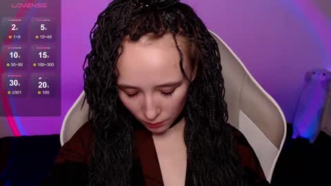 Snapshot of robin_yours chatting on 02/21/25, 01:11 Robin your online show from 02/21/25, 01:11