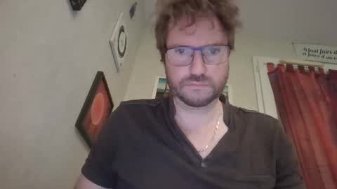 Snapshot of robinouhot chatting on 02/14/25, 07:38 robinouhot online show from 02/14/25, 07:38