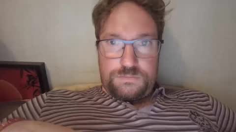 Snapshot of robinouhot chatting on 10/21/25, 01:50 robinouhot online show from 10/21/25, 01:50