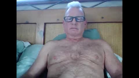 Snapshot of robo0000 chatting on 10/06/25, 02:47 robo0000 online show from 10/06/25, 02:47