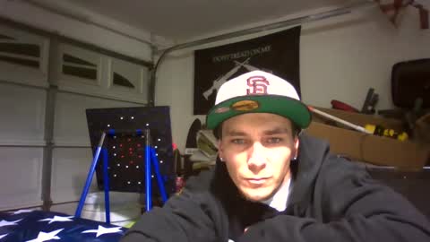 Snapshot of robwit8 chatting on 01/01/25, 08:45 Rob witha 8 online show from 01/01/25, 08:45