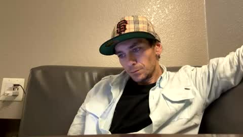 Snapshot of robwit8 chatting on 10/08/25, 04:59 Rob witha 8 online show from 10/08/25, 04:59