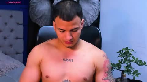 rocco_santos online show from 10/10/25, 01:48