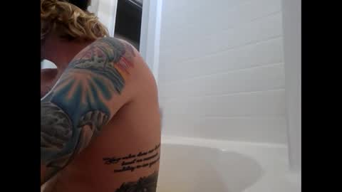 Snapshot of rockhardsurfers chatting on 01/01/25, 02:09 rockhardsurfers online show from 01/01/25, 02:09