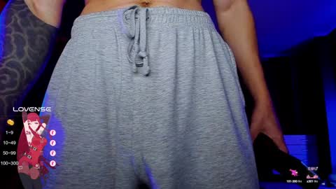 Snapshot of rodarri chatting on 01/14/25, 10:23 MY NAME CAN SEE ALL MY CUM VIDEO BUY FAN SUB. online show from 01/14/25, 10:23