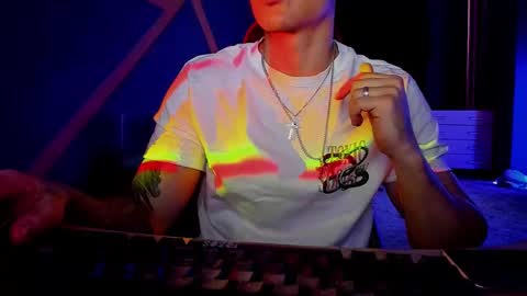 Snapshot of rodarri chatting on 02/25/25, 09:42 MY NAME CAN SEE ALL MY CUM VIDEO BUY FAN SUB. online show from 02/25/25, 09:42