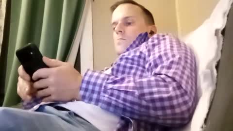 Snapshot of rollinhard2525 chatting on 12/28/24, 07:00 rollinhard2525 online show from 12/28/24, 07:00