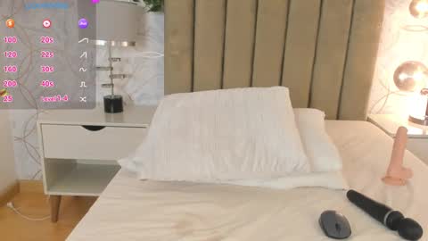 Snapshot of roma_love_ chatting on 01/21/25, 02:59 online show from 01/21/25, 02:59