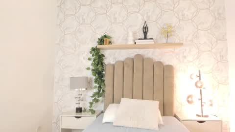Snapshot of roma_love_ chatting on 02/20/25, 11:20 online show from 02/20/25, 11:20