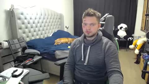 romantic_twunk online show from 10/08/25, 02:09