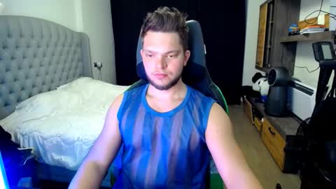 romantic_twunk online show from 10/20/25, 05:30