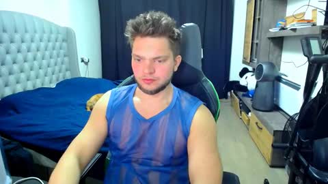 romantic_twunk online show from 10/21/25, 02:34