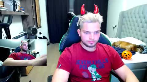 romantic_twunk online show from 11/07/25, 07:36