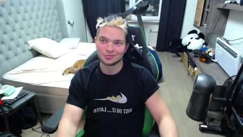 romantic_twunk online show from 11/20/25, 09:03