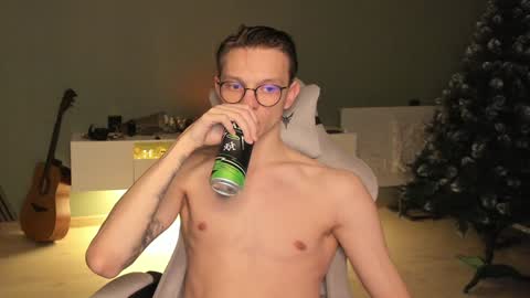 Romeo online show from 12/25/24, 10:37