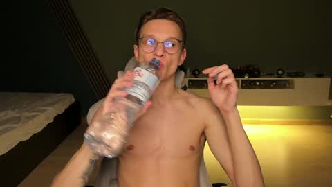 Romeo online show from 01/10/25, 07:43