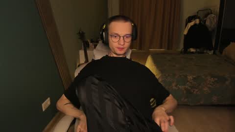 Romeo online show from 01/31/25, 09:26