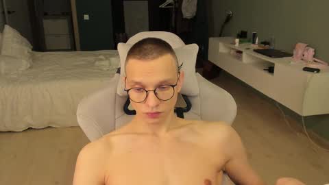 Romeo online show from 02/10/25, 05:14