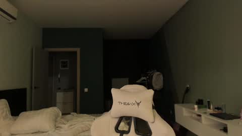 Romeo online show from 02/10/25, 02:37