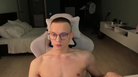 Romeo online show from 02/11/25, 04:13