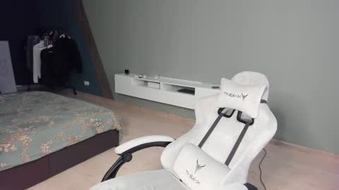 Romeo online show from 03/11/25, 05:38