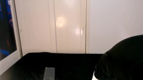 Snapshot of romeoandjulieta_0 chatting on 11/27/25, 01:07 romeoandjulieta_0 online show from 11/27/25, 01:07