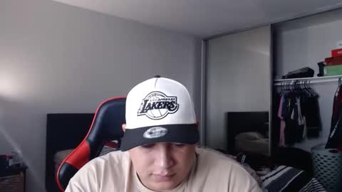 rompecorazones856235 online show from 10/28/25, 04:53