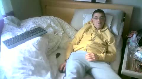 Snapshot of romson998181 chatting on 10/25/25, 02:56 romson998181 online show from 10/25/25, 02:56