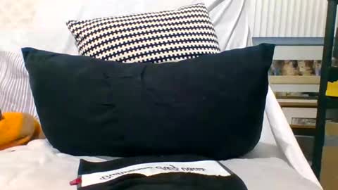 Snapshot of ronbig8inch chatting on 10/27/25, 06:12 ronbig8inch online show from 10/27/25, 06:12