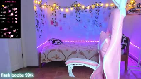 Snapshot of roniya_v chatting on 02/18/25, 07:30 Spicy lady Kristy online show from 02/18/25, 07:30