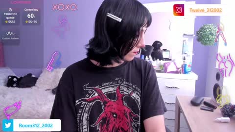 Twelve 3 Inst Twelve 312002 Twitter Room312 2002 online show from 01/04/25, 06:19