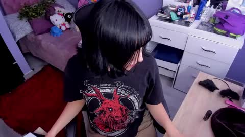 Twelve 3 Inst Twelve 312002 Twitter Room312 2002 online show from 01/22/25, 01:42