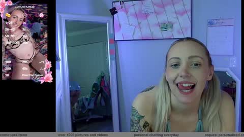 Snapshot of ropekittenn chatting on 12/18/24, 12:43 Ropekittenn online show from 12/18/24, 12:43