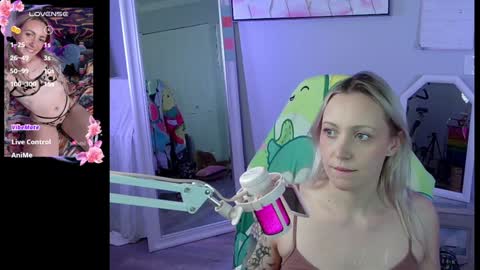 Snapshot of ropekittenn chatting on 12/23/24, 08:47 Ropekittenn online show from 12/23/24, 08:47
