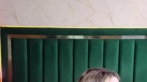 Chloe online show from 11/20/25, 09:53