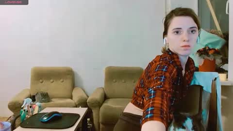 Snapshot of rosa843850 chatting on 02/19/25, 05:06 rosa843850 online show from 02/19/25, 05:06