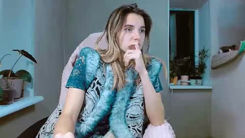 Snapshot of rosa843850 chatting on 10/19/25, 03:56 rosa843850 online show from 10/19/25, 03:56