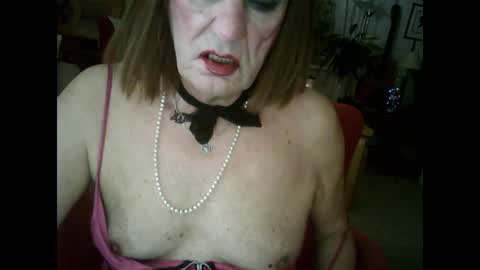 Snapshot of rosa_teevee chatting on 12/16/24, 08:16 Tina online show from 12/16/24, 08:16