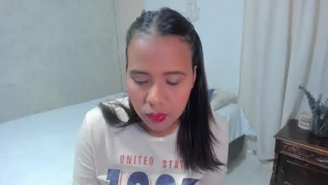 Snapshot of rosaliiaa1 chatting on 02/19/25, 10:12 Rosalia online show from 02/19/25, 10:12