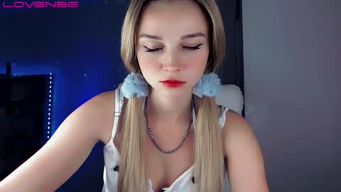 Snapshot of rose__luck chatting on 09/10/25, 05:35 rose__luck online show from 09/10/25, 05:35