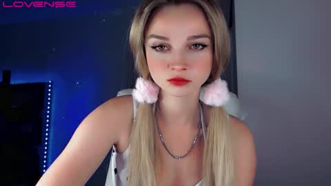 Snapshot of rose__luck chatting on 09/30/25, 05:07 rose__luck online show from 09/30/25, 05:07