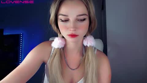 Snapshot of rose__luck chatting on 10/01/25, 04:57 rose__luck online show from 10/01/25, 04:57