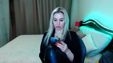 Snapshot of rose__shine chatting on 01/07/25, 05:42 rose shine online show from 01/07/25, 05:42