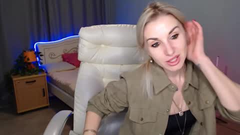 Snapshot of rose__shine chatting on 01/15/25, 04:21 rose shine online show from 01/15/25, 04:21