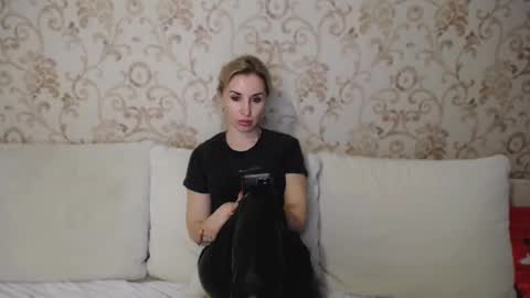 Snapshot of rose__shine chatting on 01/27/25, 02:13 rose shine online show from 01/27/25, 02:13